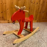 Dondolo IKEA EKORRE alce rossa