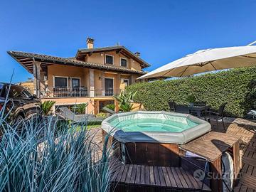 Villa di 190 m² con più di 5 locali a Roma