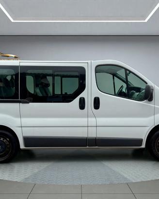Opel Vivaro trasporto disabile 6 posti +1 - 2009