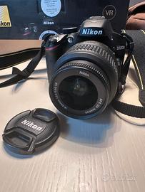 Nikon D3200 Reflex 24,2 MP + 18-55mm VR, SD 8GB