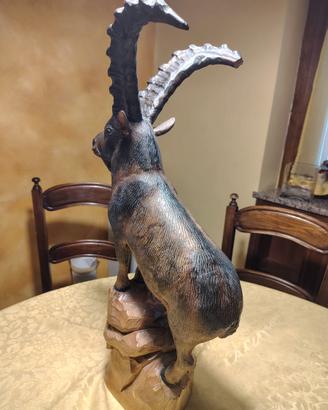 Scultura in legno stambecco di Ernesto Bornaz