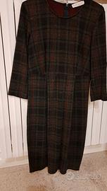 Abito midi con maniche 3/4. 