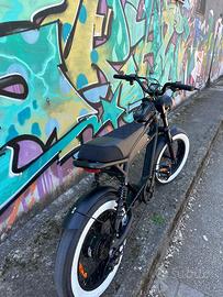 Bicicletta elettrica Cafè Race