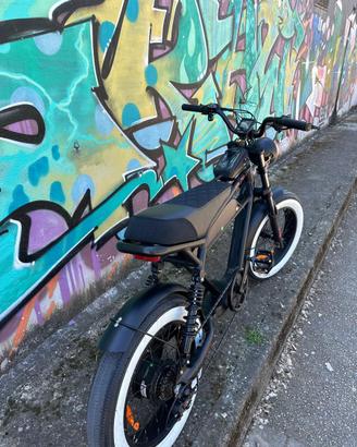 Bicicletta elettrica Cafè Race