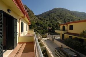 Villetta su 2 piani + seminterrato Favazzina