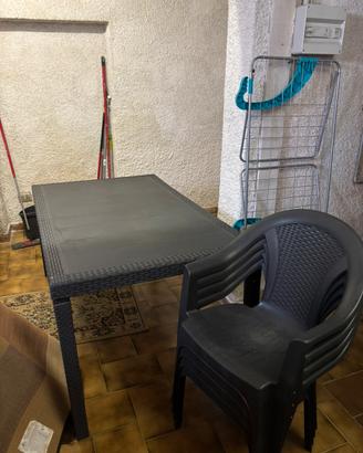 Tavolo da giaridno + 4 sedie