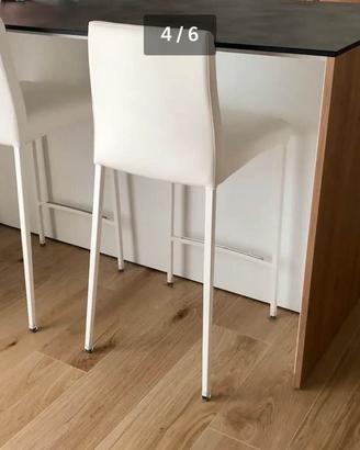 Sgabelli della calligaris in pelle bianca