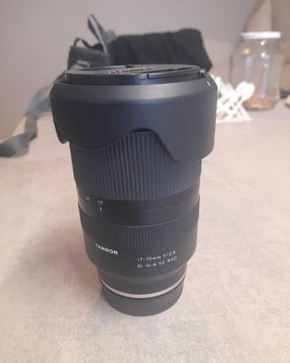 Tamron 17-70mm f/2.8 Di III-A VC RX D per Sony