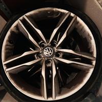 Cerchi in lega 18 con oneumatici per VW