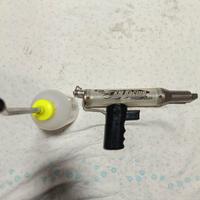 una pistola rifornimento rapito una boccia riforni