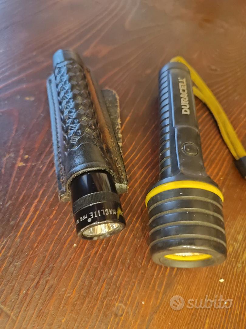 Torcia MAGlite+Duracell+fondine e accessori - Collezionismo In