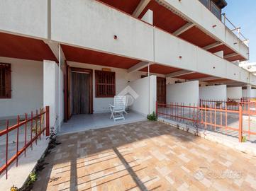 2 LOCALI A MANFREDONIA