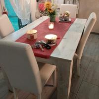 tavolo più quattro sedie 
