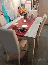 tavolo più quattro sedie 