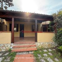 Casa, Campofelice di Roccella.