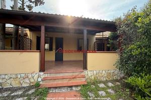 Casa, Campofelice di Roccella.