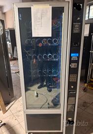 distributore automatico bibite e snack 