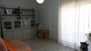mobile più  scrivania 