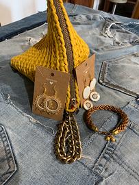 Set Handmade Pochette Senape Orecchini e Bracciale