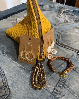 Set Handmade Pochette Senape Orecchini e Bracciale