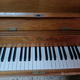 pianoforte da parete