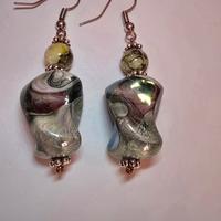 Orecchini con pietre dure