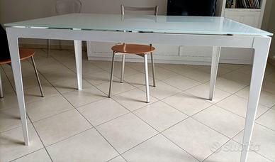 Tavolo moderno  bianco