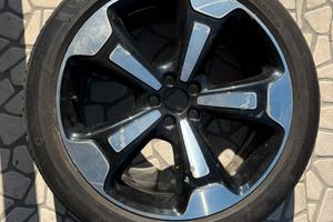 Cerchio Volvo XC40 234/45 R20 Michelin