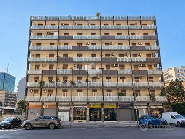 3 LOCALI A BARI