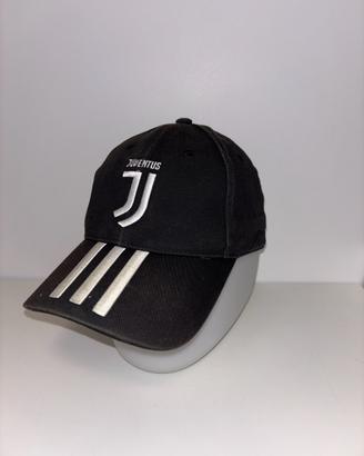 Cappello Adidas Juventus Nero con 3 Strisce