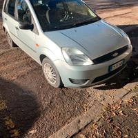 Ford fiesta 2004
