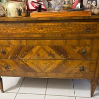 comò e comodini stile Maggiolini