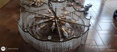 Lampadario vintage in ottone e pendavli murano