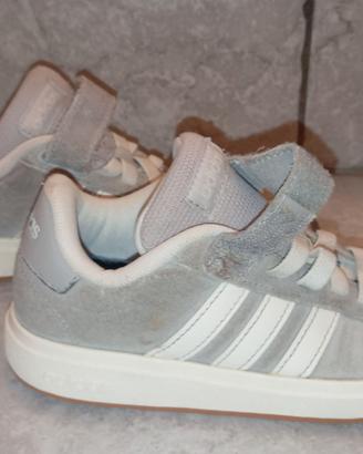 sneakers bimbo adidas taglia 31