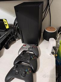 Xbox serie X 1Tb e 2 joypad 