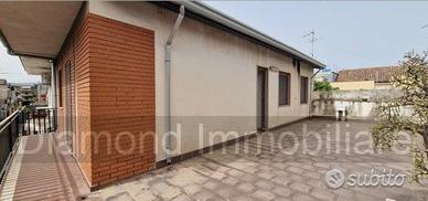 Casa singola su due livelli con garage a Riposto