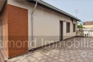 Casa singola su due livelli con garage a Riposto