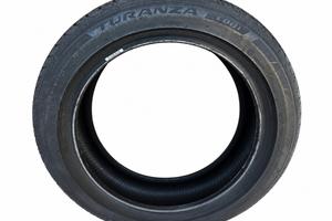 4 gomme bridgestone  estive 215/50 r18