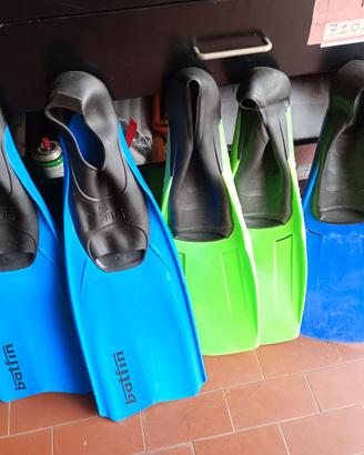 Sci,  racchette  caschetto,  pinne,  maschere  ecc