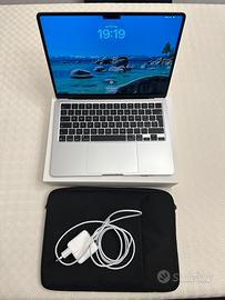 MacBook Air 13” M4 16 GB,512 GB SSD Argento