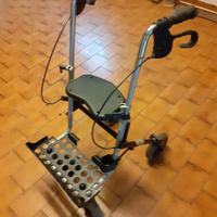 Deambulatore salvaporte