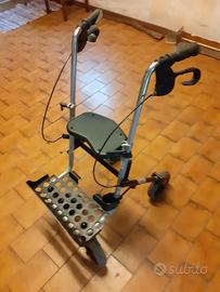 Deambulatore salvaporte