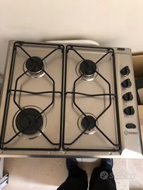  Piano cottura da incasso Indesit, nuovi! 