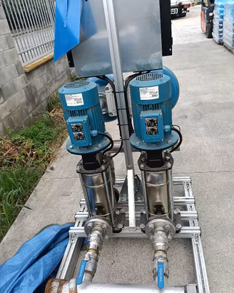 Gruppo pressurizzazione 2 pompe tot 8 kW, inverter