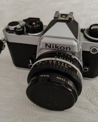 Nikon FE Silver + 50 MM f 1.8