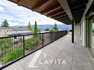 Nuovo Attico con ampia terrazza Termeno