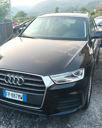 Audi Q3 2.0 TDI 120 CV Business