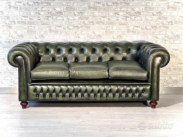 Divano Chesterfield 3 posti pelle verde originale