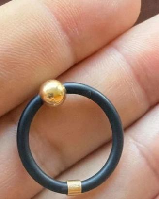 Anello in oro 18kt e gomma caucciù misura 16