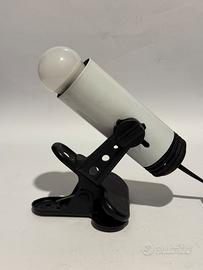 Lampada da tavolo orientabile con morsetto
